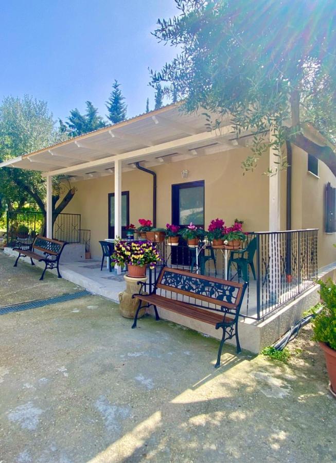 Chalet Del Girasole Castellabate Εξωτερικό φωτογραφία